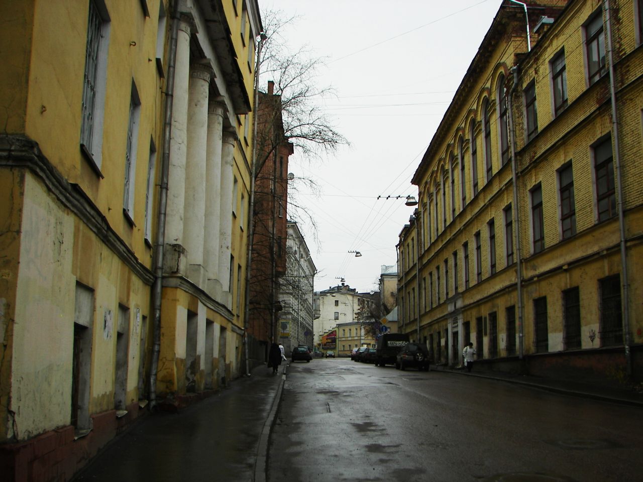 Moscow: Lubyanka and Kitai-gorod district without glamour